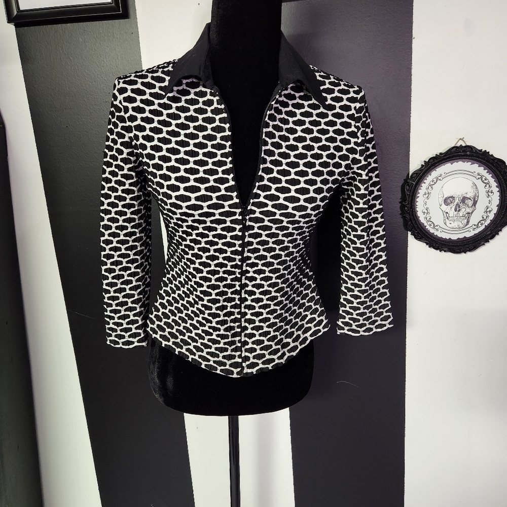 Abstract honeycomb jacket - Picture 2 of 6